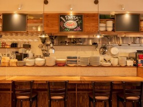 Italian table BENCIA 越谷店の画像