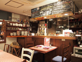 屋根裏のパリ食堂の画像