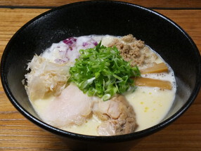 鶏精肉卸直営ラーメン店　鶏そば・骨付き鶏 金嶋の画像