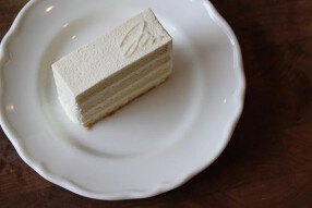 Megan Bar & Patisserie パティシエの画像