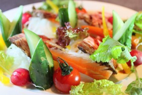 樹と葉っぱ　東京府中　産婦人科キッチンの画像