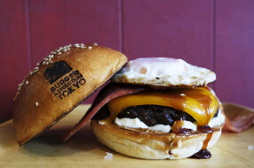 Burger Revolution Tokyo 西麻布本店の画像