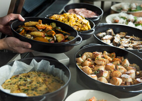 デリカテッセン　VERMICULAR POT MADE DELIの画像