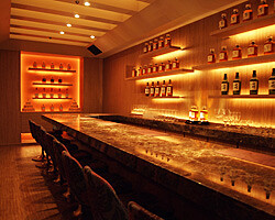 サントリーウィスキーボトルバーROSE(ローズ)の画像