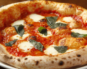 ラ・メーラの画像