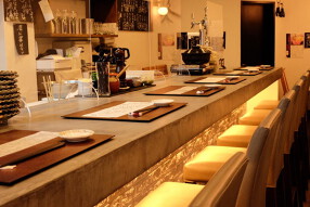 うにと牡蠣と日本酒と　遊成　横浜の画像