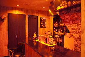 ゴールデン街　BAR　やどかりの画像