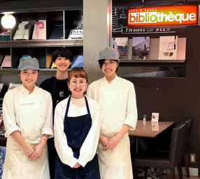 カフェ＆ブックス ビブリオテーク　福岡・天神の画像