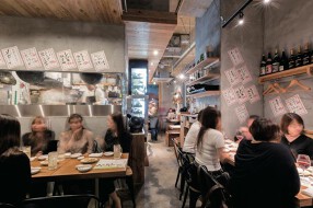 水餃子と胡椒シュウマイの二兎 東比恵の画像