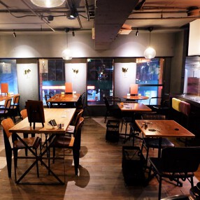 創作ダイニング たべものであそんではいけませんの画像