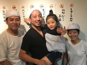 なぜ蕎麦にラー油を入れるのか。秋葉原店の画像