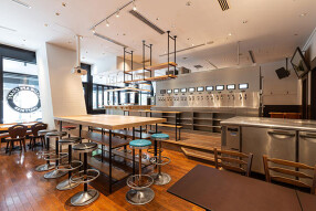 YELLOW APE CRAFT The Kitchen & The Bottle Shop の画像