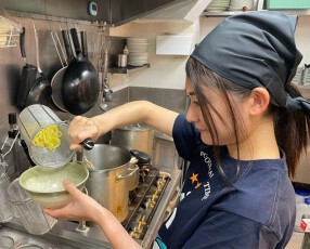 沖縄そば専門 やんばる有楽町店の画像