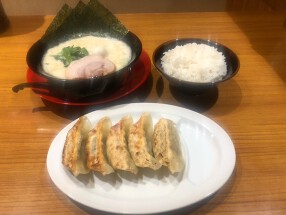 横浜家系ラーメン 角蔵家の画像