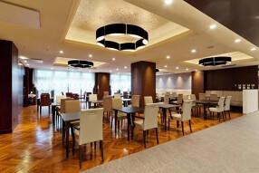 シニア向けマンション内 ダイニング＆レストランの画像