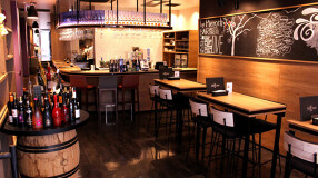 ワールドワインバーbyピーロート横浜元町店の画像