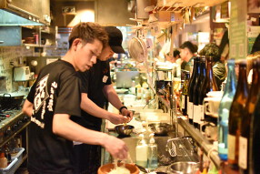 元気が出る居酒屋 よだれ屋 大名店の画像