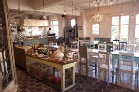 パリを再現したビストロ・田園ぽてとの画像