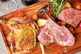 肉卸問屋直系　肉とワイン　ミートURANOの画像