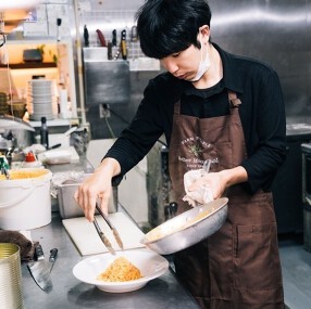 マザームーンカフェ 西宮店の画像