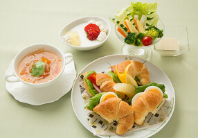 樹と葉っぱ　宇都宮市雀宮　産婦人科キッチンの画像