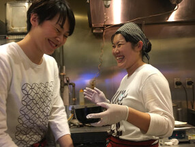あぶりどりの親子丼 丼米の画像