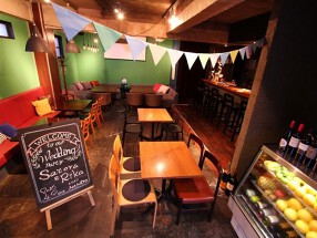 A  BAR  NANDOの画像