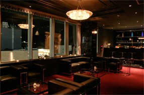 ＬＵＧＲＡＮＣＥ　ＴＨＥ　ＢＡＲの画像