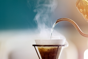 企業内カフェスタッフの画像