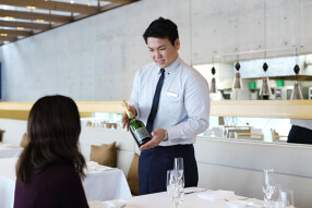 ベネッセハウス　フレンチレストラン（テラスレストラン海の星／吉野建 監修）の画像