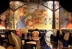 絵本の国のアリスの画像