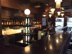 オーク・バーの画像