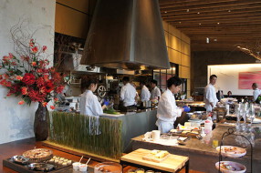 RISTORANTE & BAR E'VOLTA 神宮外苑の杜プレミア店［032］の画像