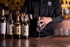 麻布十番 BAR 新海／薬膳カレー新海の画像