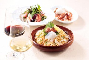 パスタ＆ワイン 壁の穴　テラスモール湘南店の画像