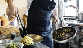 綾瀬 ワインバル八十郎商店の画像