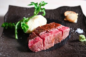 和牛鉄板焼 つむぎの画像