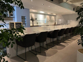 ダイニングバー SALONの画像