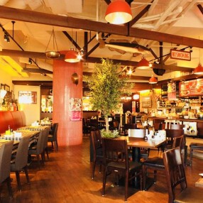 カフェ＆バル キッチンファームの画像