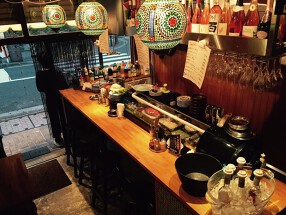 アジアンバル プラアーティットの画像