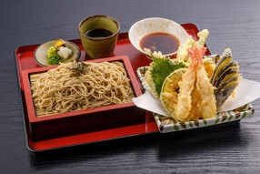 松屋うどん 朝倉店の画像