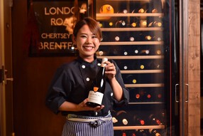 屋根裏のパリ食堂の画像