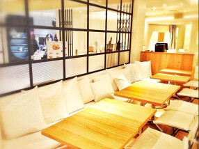 24/7 cafe apartmentの画像