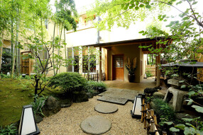 泉岳寺門前 紋屋の画像