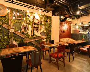 ブリキボタン　CAFE＆DINING　新宿店の画像