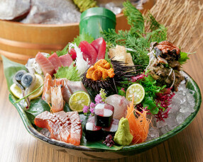 回転寿司 仁の画像