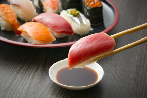 回転寿司 すし善の画像