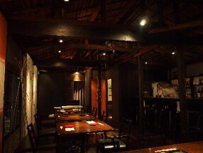 いちねん　庭のある民家厨房の画像