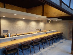 カウンター8席の古民家レストラン（店舗名未定）の画像