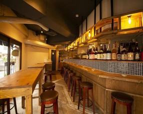 酒と肴 カキツバタの画像